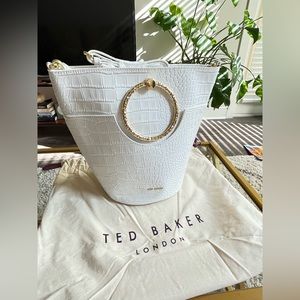 Ted Baker London 100% Leather Textured Bracelet Handle Bucket Bag Ivory